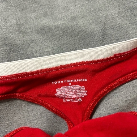 Tommy Hilfiger 3 Pack of Thongs - Picture 5 of 5